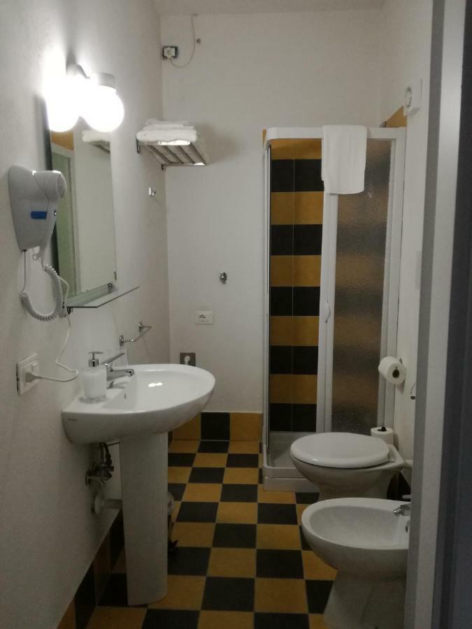 Domus 19 Hotel Naples Luaran gambar