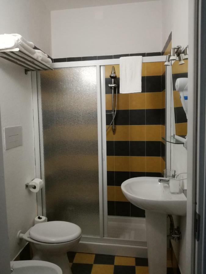 Domus 19 Hotel Naples Luaran gambar